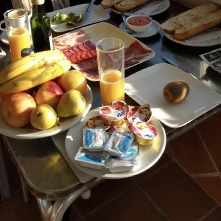 Guest house H Rincon De Diego 3*