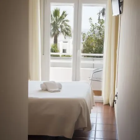 Guest house H Rincon De Diego 3*